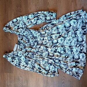 River Island Black and White Floral Ruched Ruffle Dress UUU